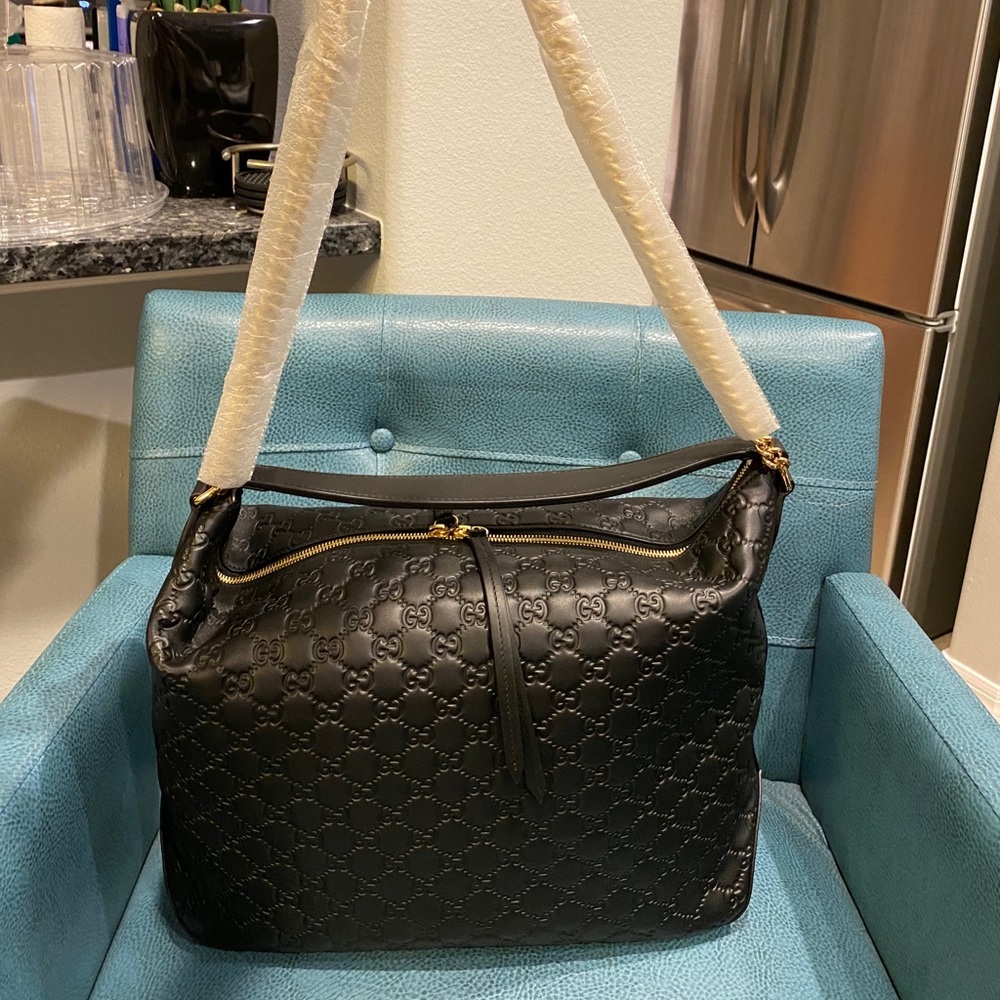 Authentic Gucci shopping bag